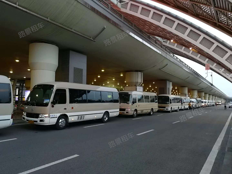 成都中巴車(chē)租賃 成都中巴車(chē)租賃