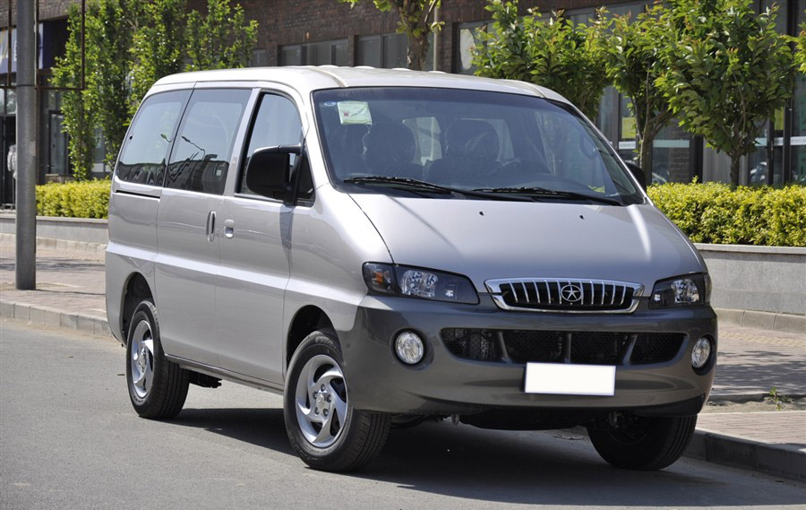成都11座商務(wù)車租車一天多少錢，影響租車價(jià)格的因素