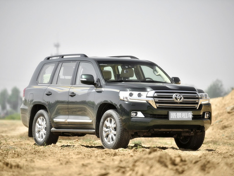 在成都租越野車對于新手應(yīng)該注意什么