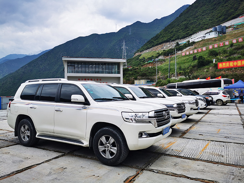 成都越野車(chē)租賃平臺(tái)